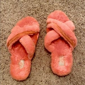 UGG slippers only worn once